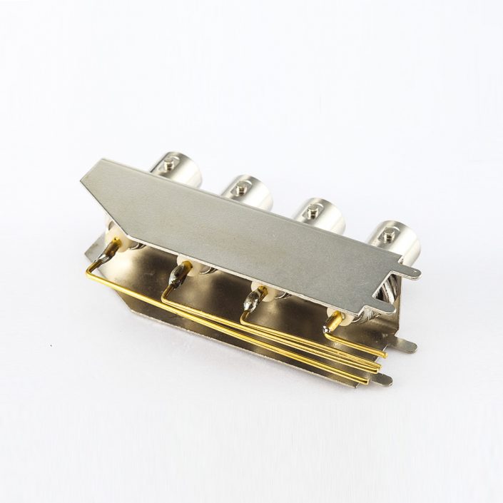 彎式BNC連接器用于PCB四排母頭插孔50ohm 彎式BNC連接器用于PCB四排母頭插孔50ohm